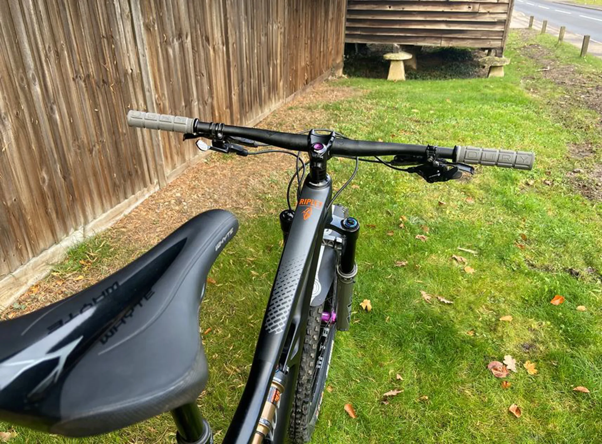 Ibis Ripley v4 Carbon Full Sus ExDemo Bike Matt Black Large